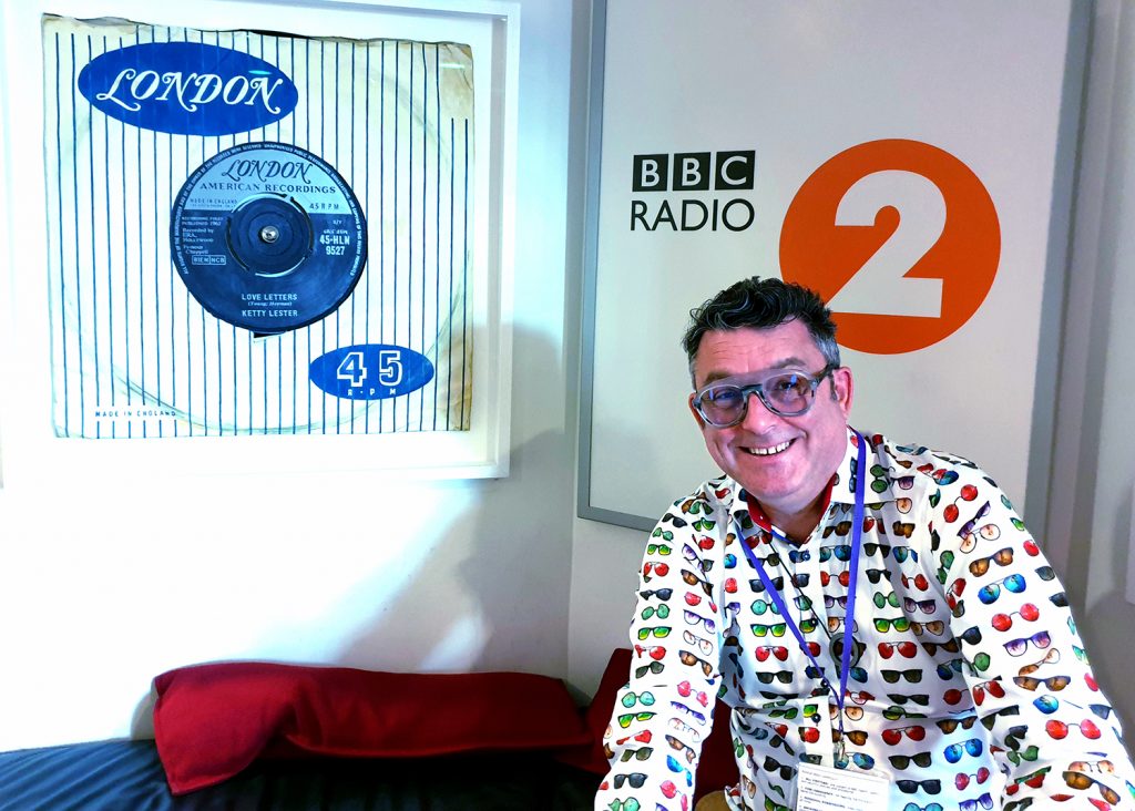 eyes on st albans, radio 2, jez levy, colour blindness, colour blind glasses, EnChroma